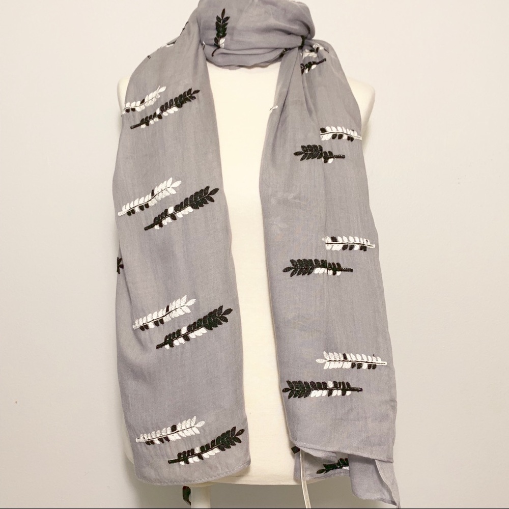 NWT Printed Village Scarf OS